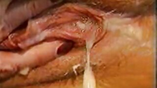 فتاة سكس رومنسي مترجم عربي بيضاء الأريكة